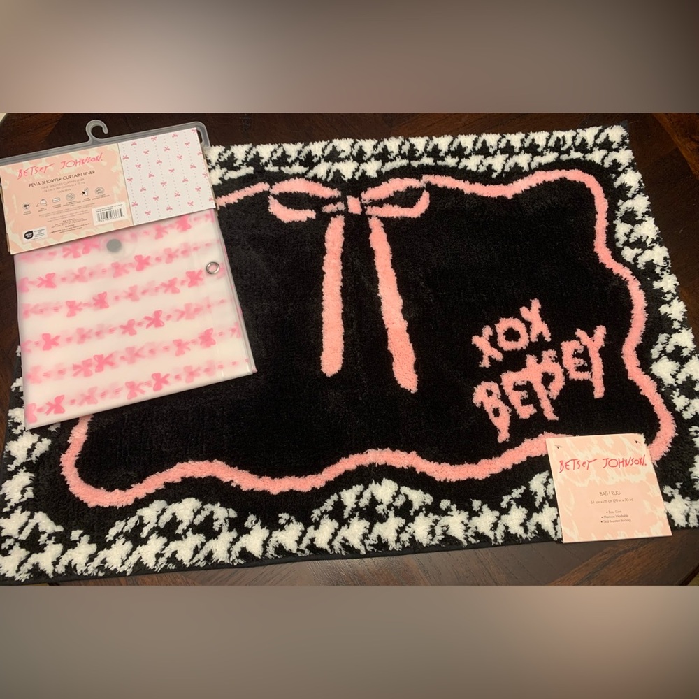 Betsey Johnson Bath Set